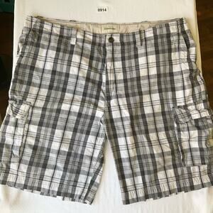 St. John’s Bay Men’s Casual Cargo Shorts size 42, Gray & White Check,100% Cotton